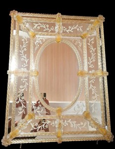 Miroir mural en verre de style vénitien Murano exquis avec des détails floraux dorés - Product Image 3
