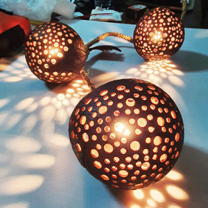 Vente chaude Lampe de lit décorative en coquilles de noix de coco Lampe de noix de coco écologique pour la décoration Lampe d'étude Prix bon marché - Product Image 5