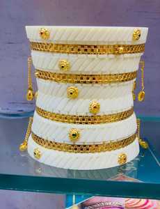 Ensemble de Chuda en résine rouge et blanche traditionnelle ensemble de Chuda de mariée en résine avec décoration de perles ensemble de Chuda en résine pour cadeau de mariage - Product Image 4