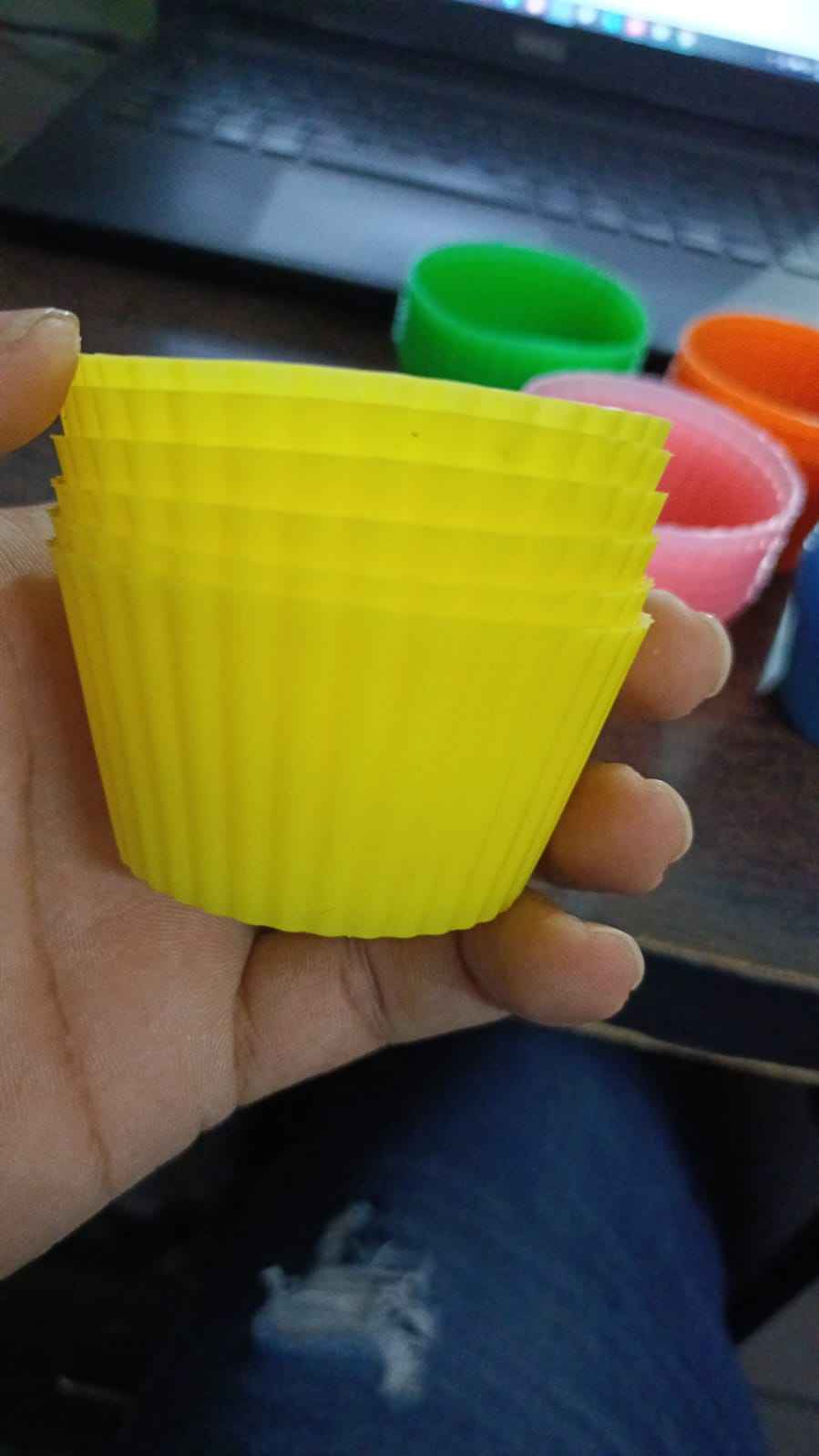 สีเหลือง