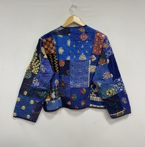 เสื้อแจ็กเก็ตผ้าฝ้ายพิมพ์ลายดอกไม้สำหรับผู้หญิงเสื้อคลุมฤดูหนาวตัวสั้นปักลายดอกไม้ทำด้วยมือ - Product Image 3