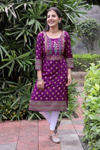 ขายส่งOEMที่สง่างามชาติพันธุ์สบายๆMidiชุดสุภาพสตรีพิมพ์ดอกไม้Reyon Kurtiชุดขนาดใหญ่ - Product Image 3