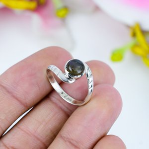Women's Trendy Silver Plated 925 Sterling Handmade <b>Ring</b> Fine Jewelry With Natural <b>Labradorite</b> Gemstone For Weddings Parties - Product Image 1