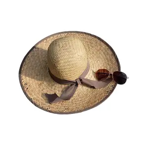 ベトナム工場からの新しいデザインのファッションシーグラスハットOEMさまざまなサイズ手織り麦わら帽子サマービーチバケーションのカスタムロゴ
