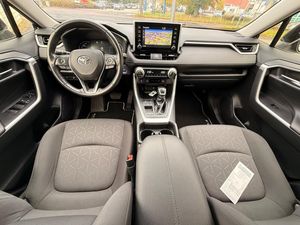 โตโยต้า RAV4 ไฮบริด SUV ปี 2019 เครื่องยนต์ 2.0 ลิตร CVT ขับเคลื่อน 2 ล้อ พวงมาลัยซ้าย เบาะหนัง ยาง R17 ไฟหน้า LED รถมือสอง - Product Image 4