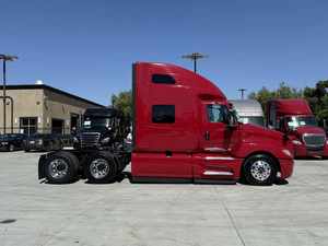 Compre con nosotros: Camión semirremolque USADO 2021 LT Sleeper - Techo elevado, 450HP, automático, listo para enviar a todo el mundo - Product Image 4