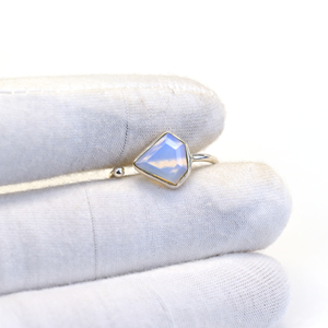 แหวนโอปอไลต์วินเทจสีขาวธรรมชาติคุณภาพสูงสำหรับสตรีแหวน925สเตอร์ลิงเงินขนาด10x10มม. ประดับเพชร - Product Image 5