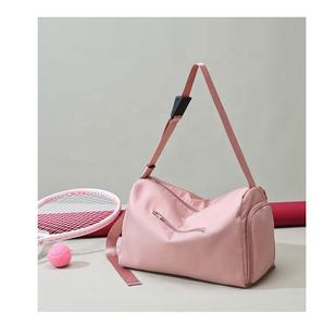 Logotipo personalizado de gran capacidad para pasar la noche, bolsas de lona rosa para fin de semana, bolsa de viaje deportiva impermeable para hombre y mujer - Product Image 2