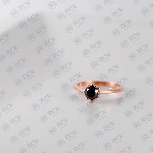 0.90 TCW rond brillant coupe Solitaire Moissanite bague pour femme anniversaire et cadeau d'anniversaire pour l'amour - Product Image 2