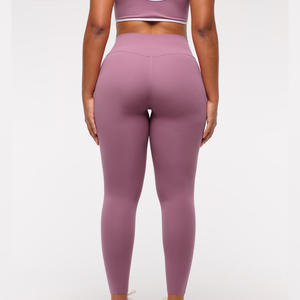 Ensemble de yoga 2 pièces pour femme, couleur unie, taille haute, respirant, léger, avec haut et short de sport à taille élastique et effet galbant - Product Image 6