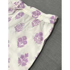 กางเกงขาสั้นผ้าฝ้ายพิมพ์ลายบล็อก-ผ้าฝ้าย 100% ระบายอากาศได้ดี เอวกลาง ตกแต่งด้วยลายพิมพ์ - Product Image 1
