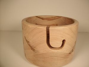 Cuenco de hilo de madera de tendencia superior, soporte de hilo portátil pequeño marrón brillante, cuenco de hilo de madera personalizado de ganchillo sin enredos de calidad superior - Product Image 5