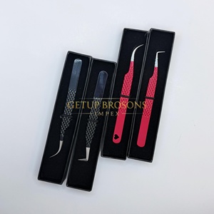 Pince à cils GETUP BROSONS IMPEX 90/Courbe/Volume en acier inoxydable, finition noire/légèrement rouge, design découpé en forme de cœur - Product Image 4