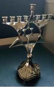 Haute demande, nouveau design, fait main, en satin uni brillant, Menorah à 9 bras, Porte-bougie, Meilleurs chandeliers métalliques pour Hanoucca, Pots à bougies - Product Image 6