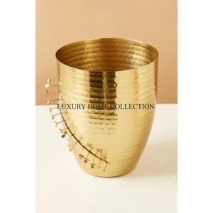 Cubo de basura de metal resistente de primera calidad con un diseño espacioso para una gestión eficiente de residuos en hogares u oficinas - Product Image 5