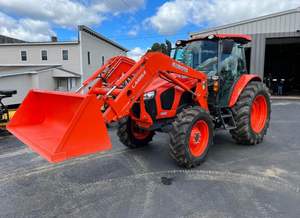 Tracteur Kubota de qualité supérieure 70HP 180HP 4WD 4x4 pour l'agriculture moderne Livraison rapide Achetez maintenant avec des composants de transmission moteur YTO - Product Image 4