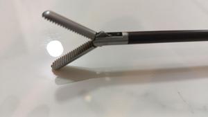 เครื่องมือจับเนื้อเยื่อแบบธรรมดาสำหรับการผ่าตัดผ่านกล้อง Kara Mediclust ใช้สำหรับจับ เลื่อน และเคลื่อนย้ายเนื้อเยื่อ/อวัยวะภายในร่างกายอย่างอ่อนโยน - Product Image 4