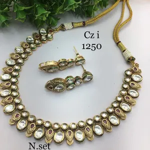 Mooie Vergulde Kundan Ketting Set Vrouwen Mode 18kt Vergulde Kundan Traditionele Hanger Sieraden Set Met Oorbellen