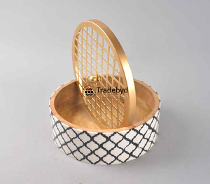 Joyero con incrustaciones de resina hecho a mano a la moda, organizador elegante para almacenamiento de regalos de Tradebyd - Product Image 4