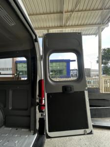 Kits Interiores Premium VKM PLASTIK para Mercedes Sprinter, Material de FIBRA DE VIDRIO-ABS-HDPE-PPMA, 100% Compatible, Colores Personalizados de Alta Calidad - Product Image 3