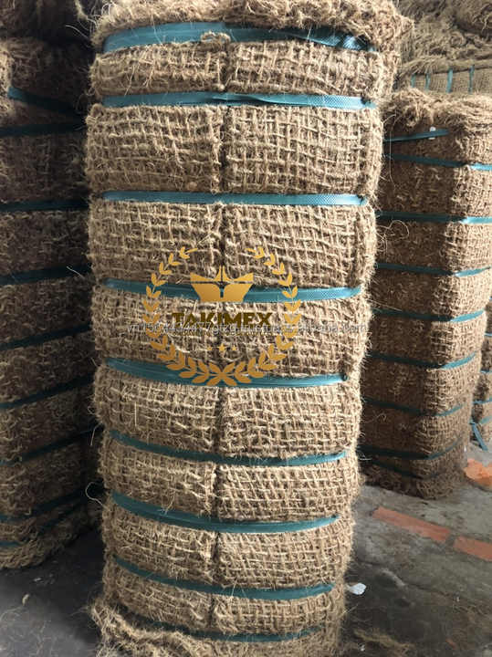 Eco-Friendly Coconut Sunshield Net Customized Size Strong Fiber Door Mat Made in Ben Tre Vietnam Wholesale