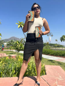 Véritable Western Style cheveux sur peau coloré usiné fourrure cuir pochette femmes conçu sac à main vente chaude usiné cuir fermeture éclair portefeuille - Product Image 4