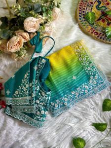 Sari de ropa nupcial de Nueva colección con bordado de piedra pesada y aspecto rico para la ceremonia de boda y la recepción - Product Image 4