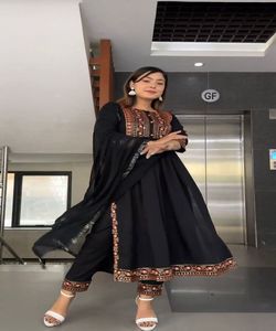 Hermosa ropa Africana Estilo árabe Boutique Diseño Blanco Gharara Negro Dos piezas Dupatta Casual Long-Fork Made Cotton Silk - Product Image 5