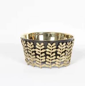 Bol décoratif métallique de luxe avec base enroulée, parfait pour table centrale élégante et décoration d'intérieur haut de gamme - Product Image 2