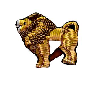 Broches de Alambre de Alta Calidad con Diseño Personalizado, Bordado de Encaje y Tela Chenilla de Color Sólido - Product Image 1