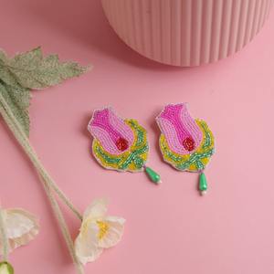 Boucles d'oreilles brodées colorées faites à la main pour femmes et filles, style personnalisable avec perles pour les fêtes - Product Image 4