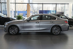 Sedán de Lujo Dinámico Serie 3 325i Paquete M Sport con Motor Turbo 2.0T de 184hp y Transmisión ZF 8AT - Product Image 6