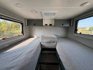 Camping-car familial de luxe Winnebago Ekko 22A 2025, remorque mobile pour 4 à 6 passagers, Euro 6, blanc, 3500 kg - Product Image 3