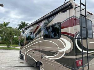 Nuevo Autocaravana T-h-o-r Motor Coach C-h-a-t-e-a-u 24BL 2019 con Aire Acondicionado y Emisión Euro 6 - Product Image 2