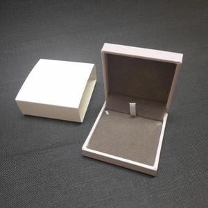 Boîtes à bijoux en carton portables personnalisables doublure d'éponge de gaufrage de stratification mate pour l'emballage en papier de cadeau au détail - Product Image 1