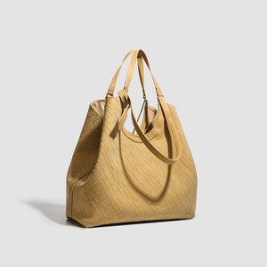 Sac à dos en cuir à boucle pour femme, style rétro, décontracté, pour l'école, les voyages, sac à livres rembourré en cuir véritable - Product Image 4