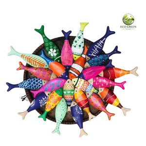 งานฝีมือปลาไม้รักษ์โลก ตกแต่งด้วยอะคริลิคเพ้นท์มือ ของตกแต่งทำมือ ของขวัญไม้ทำมือ ขายส่ง - Product Image 5