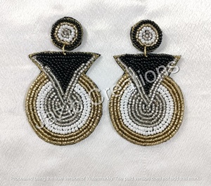 Boucles d'oreilles créatives géométriques colorées en perles Miyuki faites à la main, style bohème, collection 2025 - Product Image 2