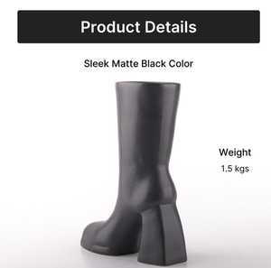 Vase moderne en forme de botte |   Jardinière ou objet décoratif en céramique noire à talon haut |   Vase unique en forme de botte moderne à motifs floraux - Product Image 5