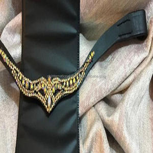 Bande de sourcil de cheval en cuir noir Durable en forme de courbe, cousu à la main avec des cristaux dorés et arc-en-ciel, chaîne bling en strass - Product Image 3