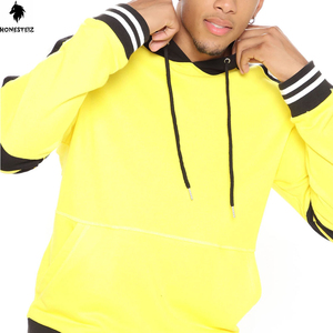 Sudadera de lana personalizada de peso pesado 500 Gsm para hombre, capucha recortada, diseño negro desgastado con diamantes de imitación bordados - Product Image 2