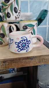 Taza de Café de Cerámica Mediterránea con Relieve Floral Turco 3D Personalizada al por Mayor, Hecha a Mano y Pintada a Mano, con Cuchara, Regalo Turístico de Viaje - Product Image 4