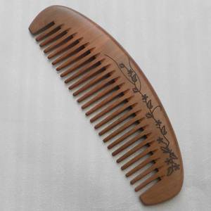 Peigne à cheveux en bois fait à la main avec style à la mode AVANTAGES STATIQUES Salon et usage commercial Peigne en bois en gros de l'Inde - Product Image 6