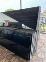 Dalle de cuisine en granit noir absolu de qualité supérieure, polie, moderne, grande taille, de BLUE CITY STONES, lot frais avec design graphique