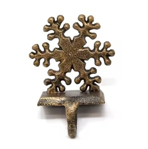 Support de bas en métal de conception créative pour Noël crochet en fer de forme unique pour accrocher des accessoires de fête - Product Image 1