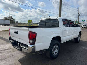 Toyota Tacoma SR5 Usada de 2023 - Product Image 6