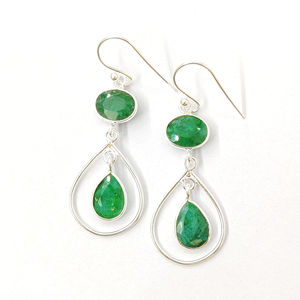 Boucles d'oreilles pendantes en agate émeraude de 4,0 grammes, accessoire élégant et tendance - Product Image 1