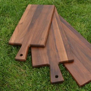 Planche à découper en bois de noyer de qualité supérieure avec poignée, vente en gros, planche à découper en bois massif pour la préparation des aliments, planche de service pour cuisine professionnelle - Product Image 1