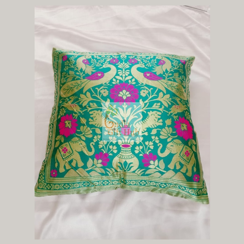 Housse De Coussin Indienne En Patchwork De Sari – 16x16 Pouces, Motifs Multicolores