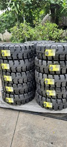 Neumáticos Sólidos para Montacargas de Alta Calidad 6.50-10 7.00-12, Vietnam, 100% Caucho Natural, Nuevo Estado, Opción de Carcasa, Garantía de 12 Meses - Product Image 4